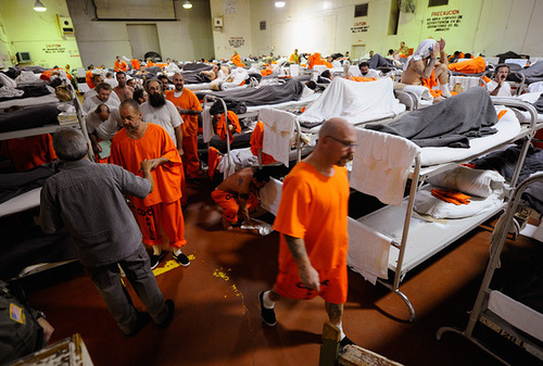 Inmates_crowded